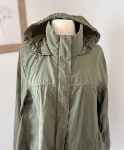 The North Face Women’s Green Water Resistant Rain Jacket