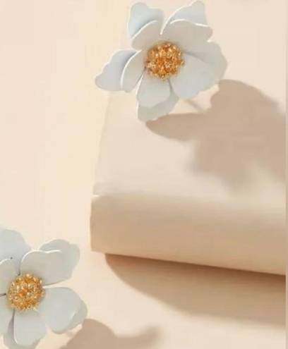 Petal White  Flower Earrings