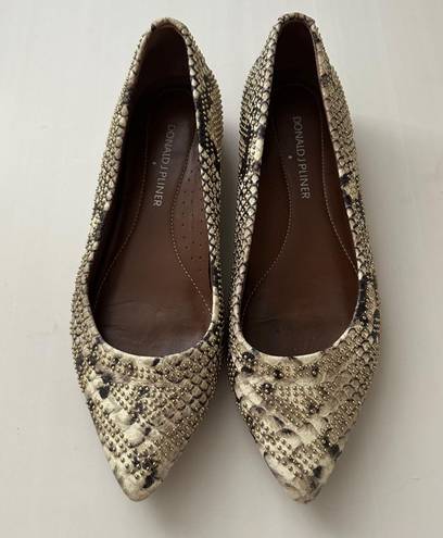 Donald Pliner Donald J Pliner snake skin gold studded flats 6