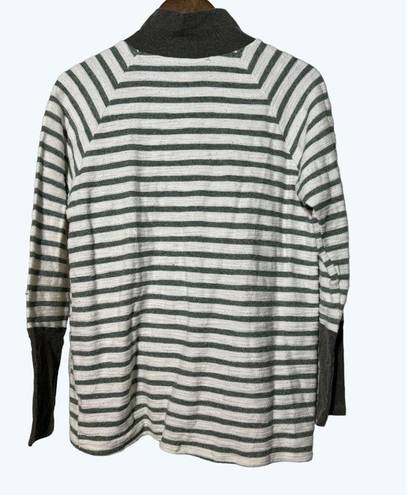 Doe & Rae  Pullover White & Gray Striped Zippered Shirt Medium