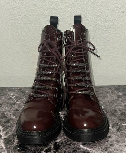 DKNY NWOT  Malaya Lace-Up Combat Booties Size: 7.5 US