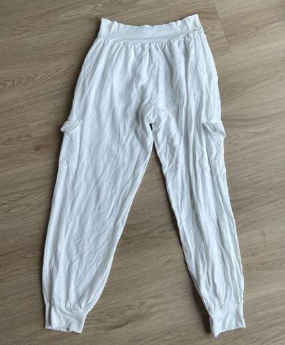 FATE. White Linen Blend Jogger Size Large Relaxed Cargo Pockets Lined Upper