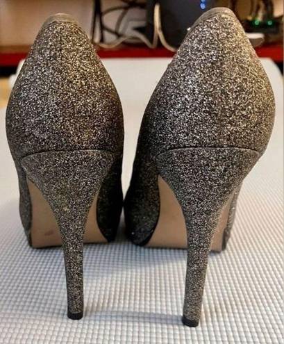 Loft Ann Taylor  shimmering platform heels size 8. Excellent Condition.Beautiful‍