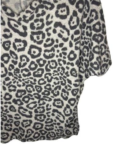 Harper Haptics by Holly  V-Neck Leopard Print Short Sleeve Gray Soft Tee Shirt