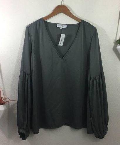 L'Academie L’Academie green v neck long sleeve blouse