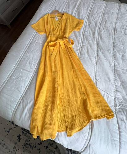 Marine layer Valencia gold yellow shirt sleeve midi wrap sundress M