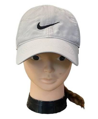 Nike  Adult Unisex 1-Size Fits All Legacy91 Tech White Golf Hat 727043