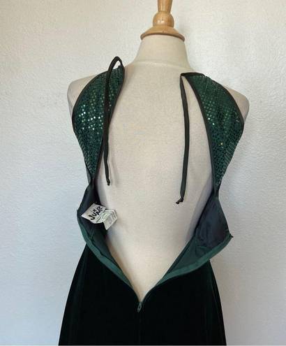 Jump Vintage 90’s Emerald Green Velvet & Sequin Open Back Cocktail Dress