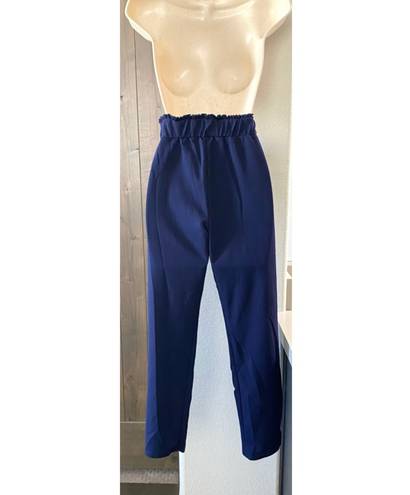 Soho Apparel NWOT navy  cropped high rise “paper bag”pants. Mint! Sz S