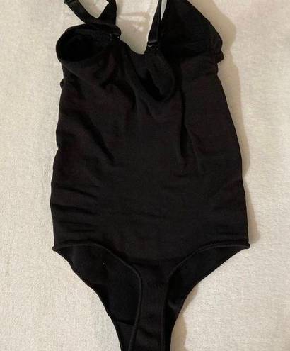 SKIMS FLAWED Sculpting Thong Bodysuit S/M