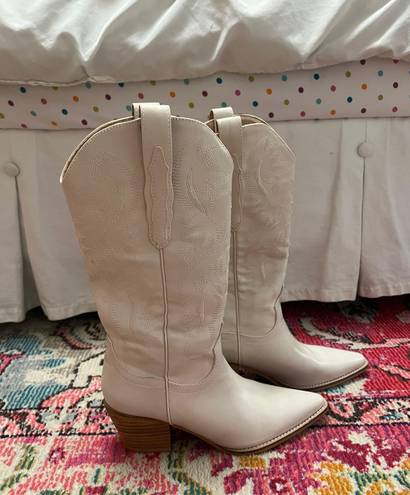 White Cowgirl Boots Size 9