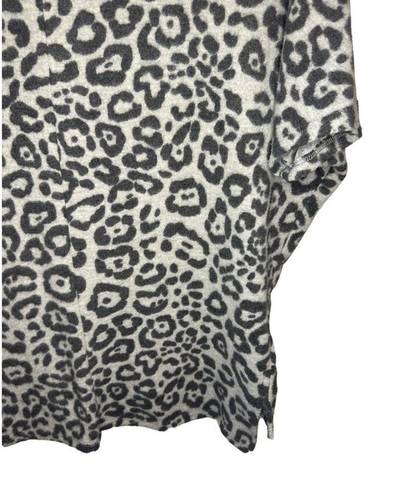 Harper Haptics by Holly  V-Neck Leopard Print Short Sleeve Gray Soft Tee Shirt