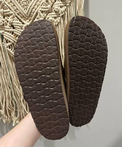 Cushionaire Birkenstock Clogs Knock-Offs