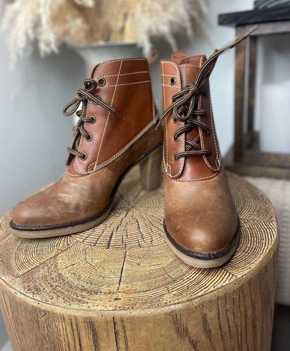 Johnston & Murphy  Leather Heeled Ankle Boots Size 6.5 Tan Lace Up Booties