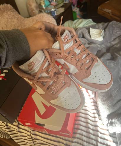 Nike Dunks Low