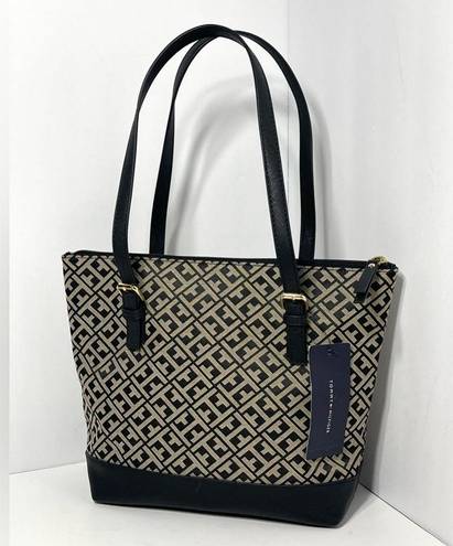 Tommy Hilfiger  Signature Jacquard Tote
Bag Purse