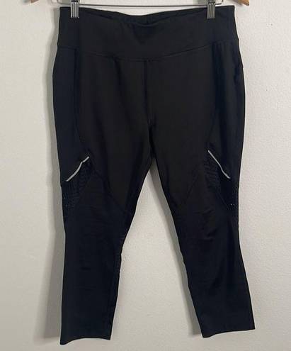 Avia  athletic Capri leggings. Running walking. Size medium. Size 8-10. EUC.