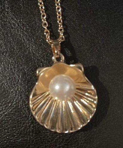 NWT Ocean Oyster Shell w Pearl Necklace 16" Lobster Lock