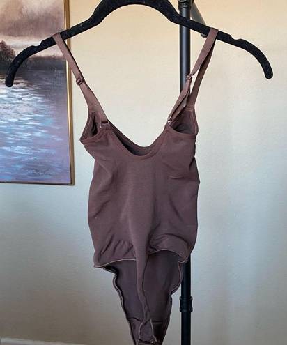 SKIMS Sculpting thong bodysuit in Cocoa NWOT size S