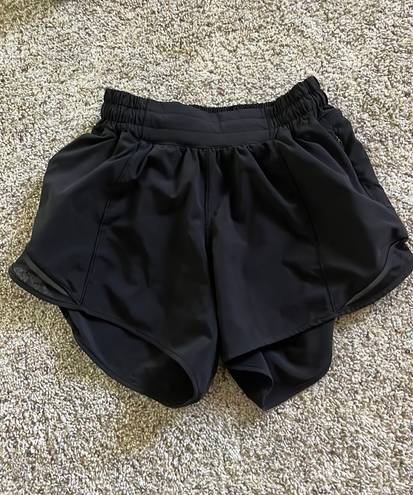 Lululemon Hotty Hot Low-Rise Lined Short 4”