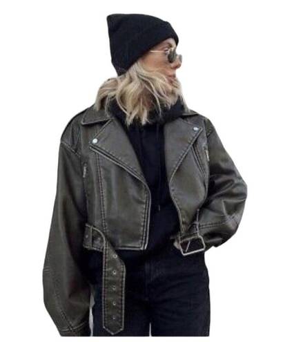 ZARA  Womens Faux Leather Crop Biker Jacket Viral Size Medium Oversize
