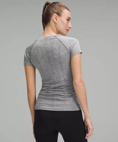 Lululemon Swiftly Tech Short-Sleeve Shirt 2.0 Hip Length