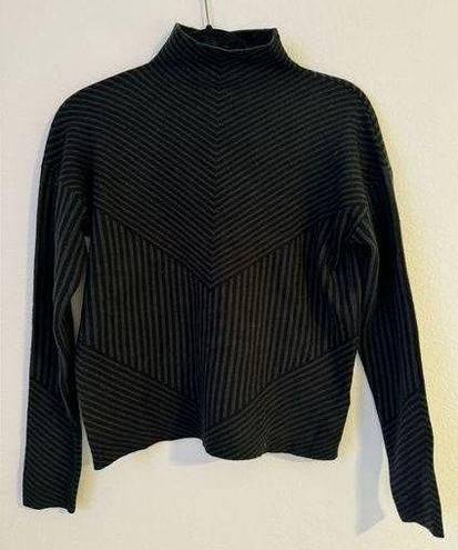 Tahari  Sport Ribbed Sweatshirt Pullover Women Size XS Black And Green NWOT