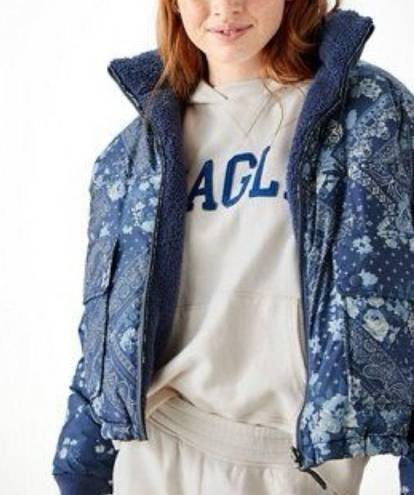 American Eagle AEO  Chill Blue Paisley Floral Reversible Puffer Jacket Size M