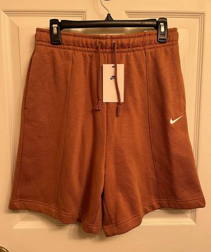 Nike  Women's Sportswear Essential Fleece High Rise Shorts