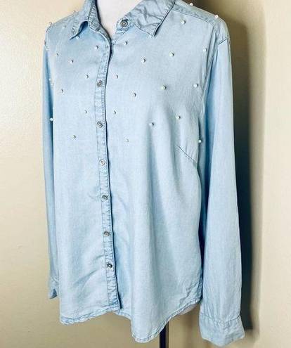 Soho  New York & Company Top XL Button Down Pearl Chambray Lyocell Long Sleeve