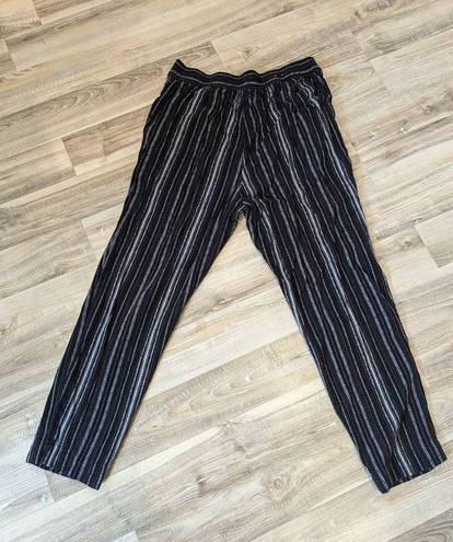 Jessica Simpson  Pants Womens Small Black Gray White Stripe Cropped Pockets