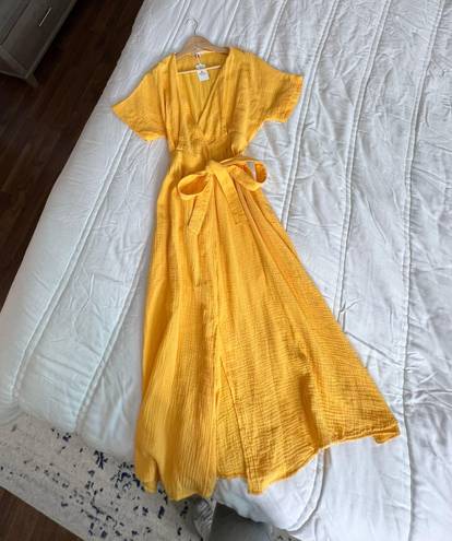 Marine layer Valencia gold yellow shirt sleeve midi wrap sundress M