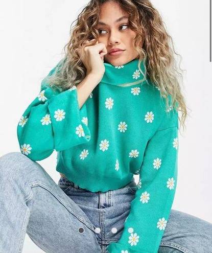 Daisy NEW Boutique Green Floral  Sweater Cropped Turtleneck size Small