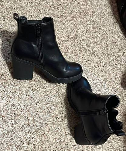 Black Boots Size 7