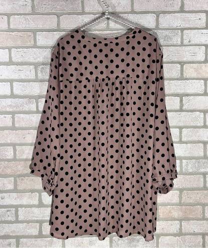 Torrid  NWT Georgette Bow Tie Blouse in Pink Dot Size 6