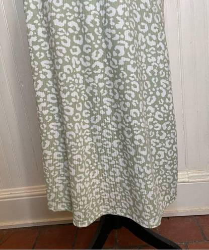 Jessica Simpson  green leopard print, midi dress, animal, bodycon