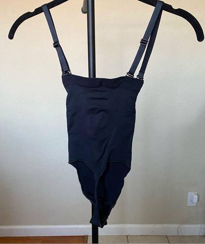 SKIMS New  seamless sculpt strapless thong bodysuit Onyx Black XXS