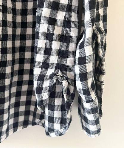 Old Navy  L Womens Black White Buffalo Plaid Check Flannel Button Down Shirt