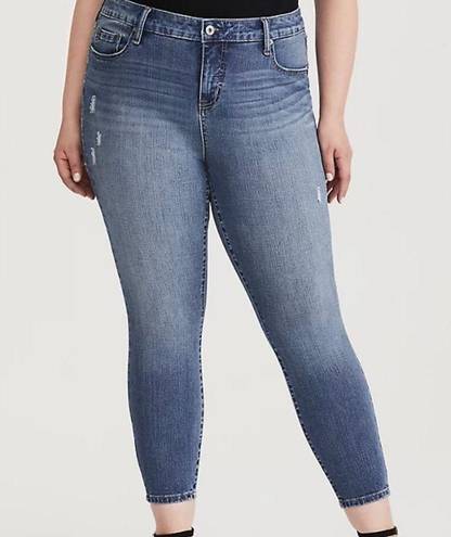 Torrid  High Rise Curvy Skinny Lightly Distressed Jeans Size 20