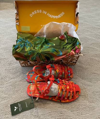 Farm Rio NIB/NWT  tropical sandals