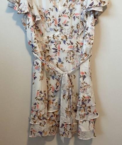 City Chic  Abigail Floral Dress in Ivory Size: 20