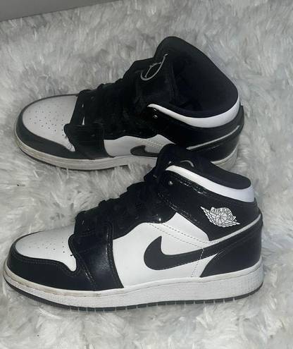 Nike Jordan 1 Retro Mids