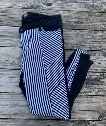 Tripp NYC  Daang Goodman Striped Skinny Jeans