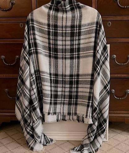 Mad cloth giant black and white plaid woven blanket scarf w fringe detail NWOT