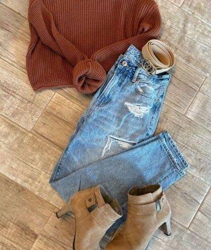 American Eagle  Mom jeans and brown cropped sweater bundle