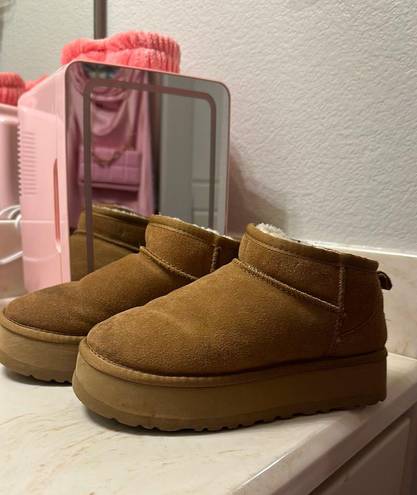 UGG mini platform s