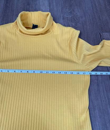 Wild Fable turtleneck top crop length mustard yellow 