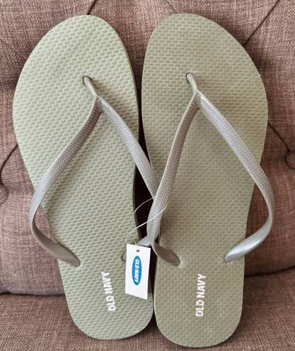 Old Navy Flip Flops in Olive⭐️