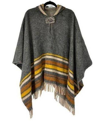 Handmade Poncho Metal Buckle Closure Hooded Size undefined