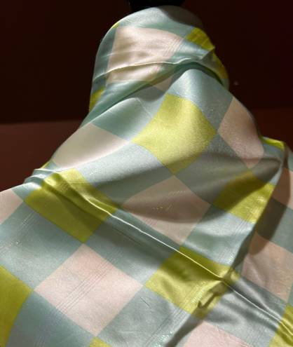 Beautiful Vintage Silk Scarf. Green